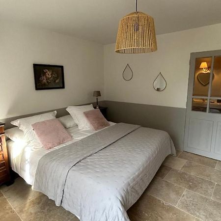 Bed and Breakfast Le Petit Eden Saint-Quentin-la-Poterie Exterior foto