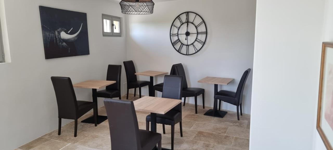 Bed and Breakfast Le Petit Eden Saint-Quentin-la-Poterie Exterior foto
