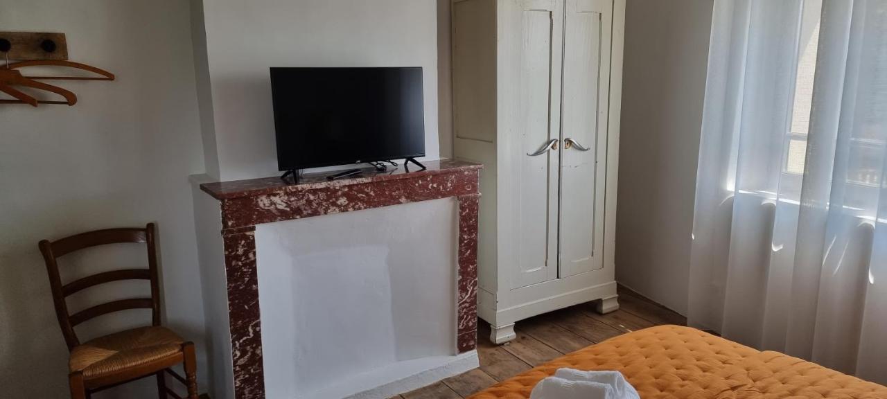 Bed and Breakfast Le Petit Eden Saint-Quentin-la-Poterie Exterior foto