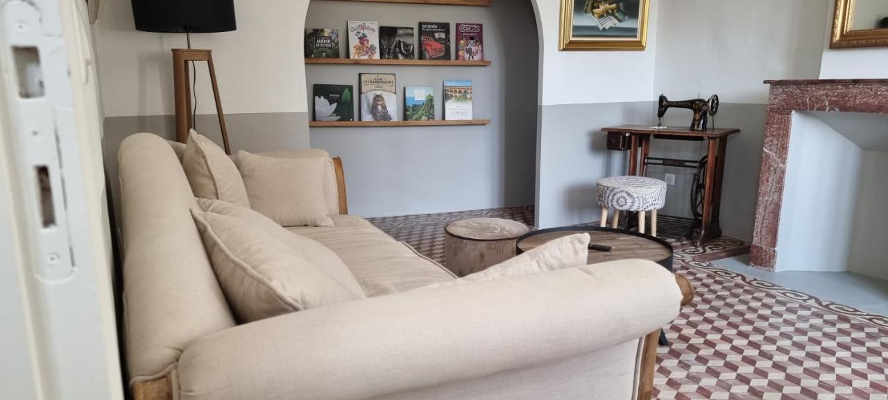 Bed and Breakfast Le Petit Eden Saint-Quentin-la-Poterie Exterior foto
