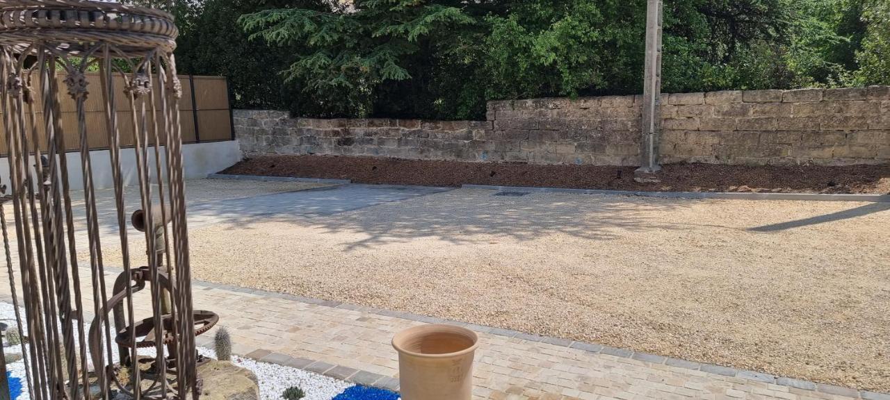 Bed and Breakfast Le Petit Eden Saint-Quentin-la-Poterie Exterior foto